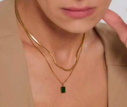 GREEN PENDANT